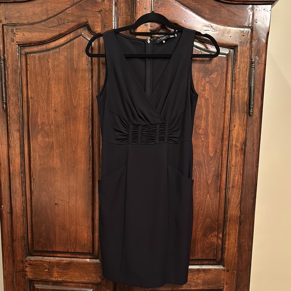 Elie Tahari Black Ruched Sheath Midi Dress